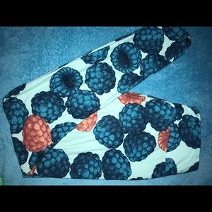 LulaRoe OS blue and red raspberry print